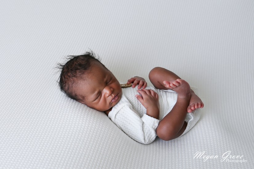 Local Newborn Photo Shoot | Hello Little One