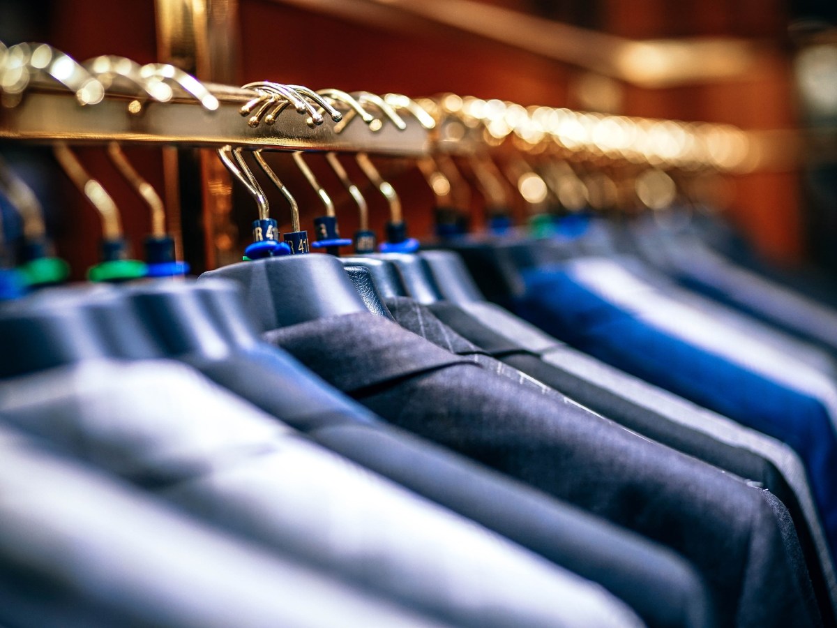 Where to Buy Outfits & Accessories for Photo Sessions in Northern&nbsp;Colorado